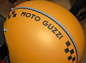 casco_moto_guzzi_orange_centro-moto-jenner 3