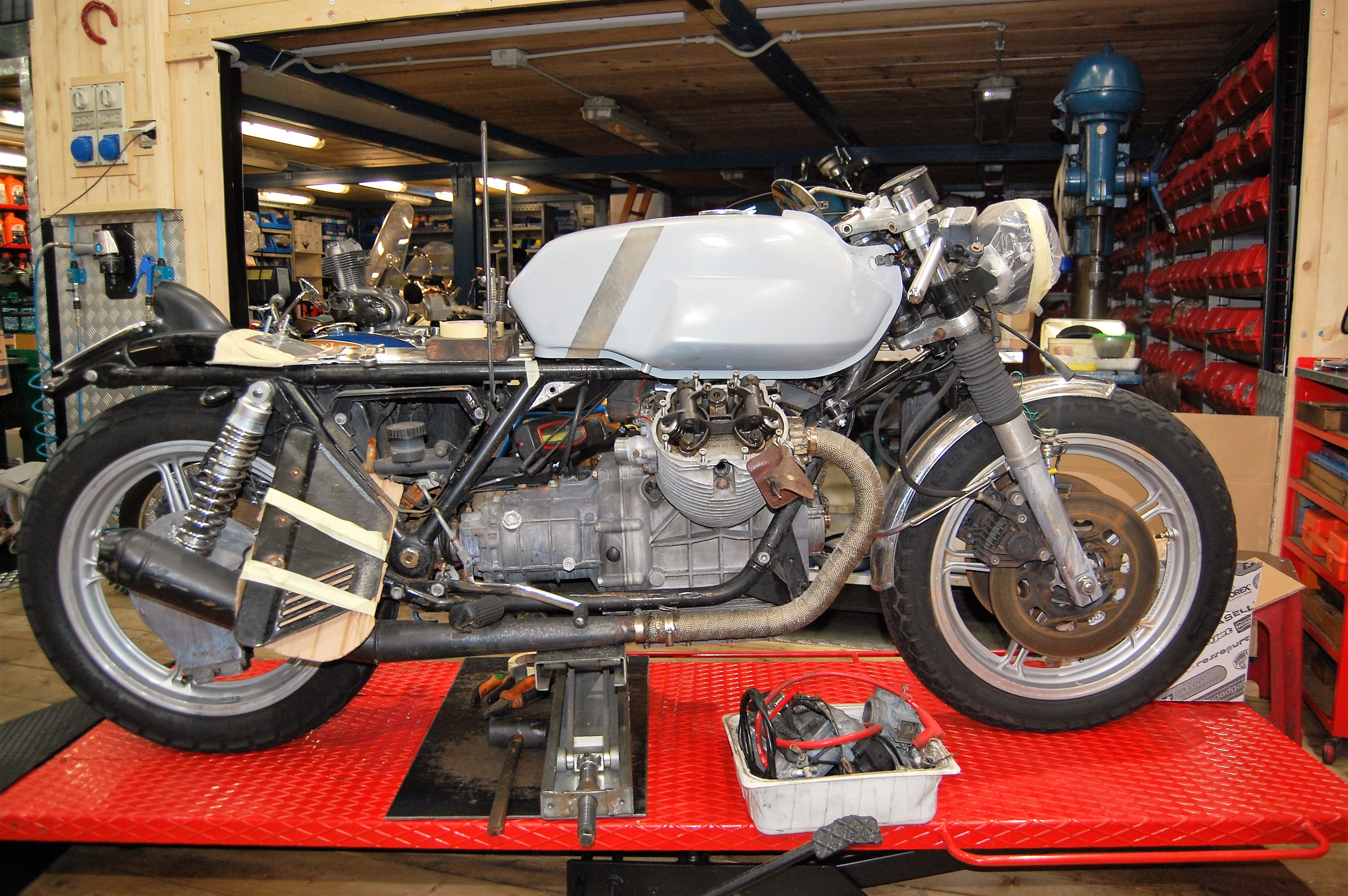 moto_guzzi_centromotojenner-7