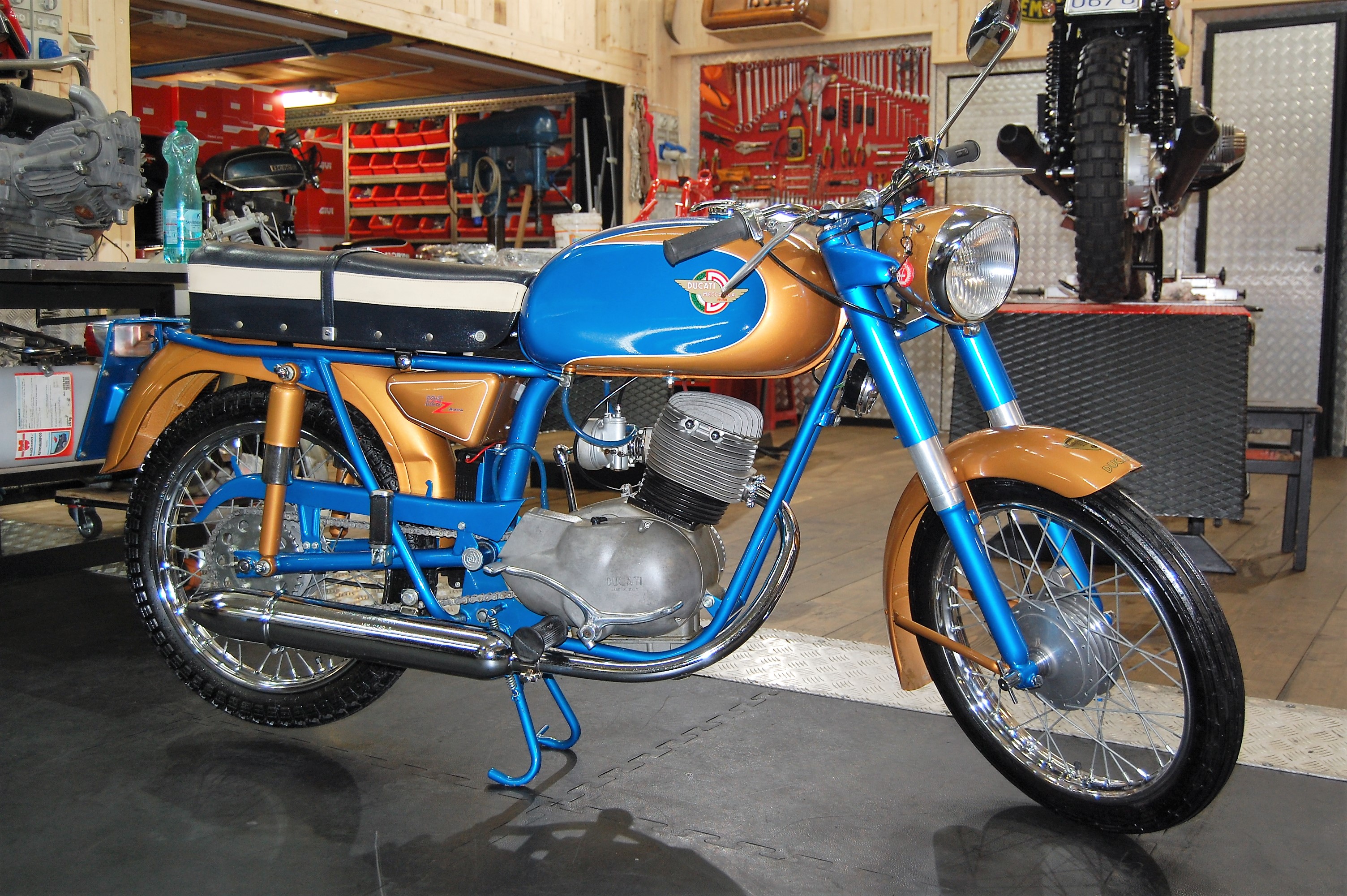 ducati_aurea125_restauro_www-centro-motojenner-com