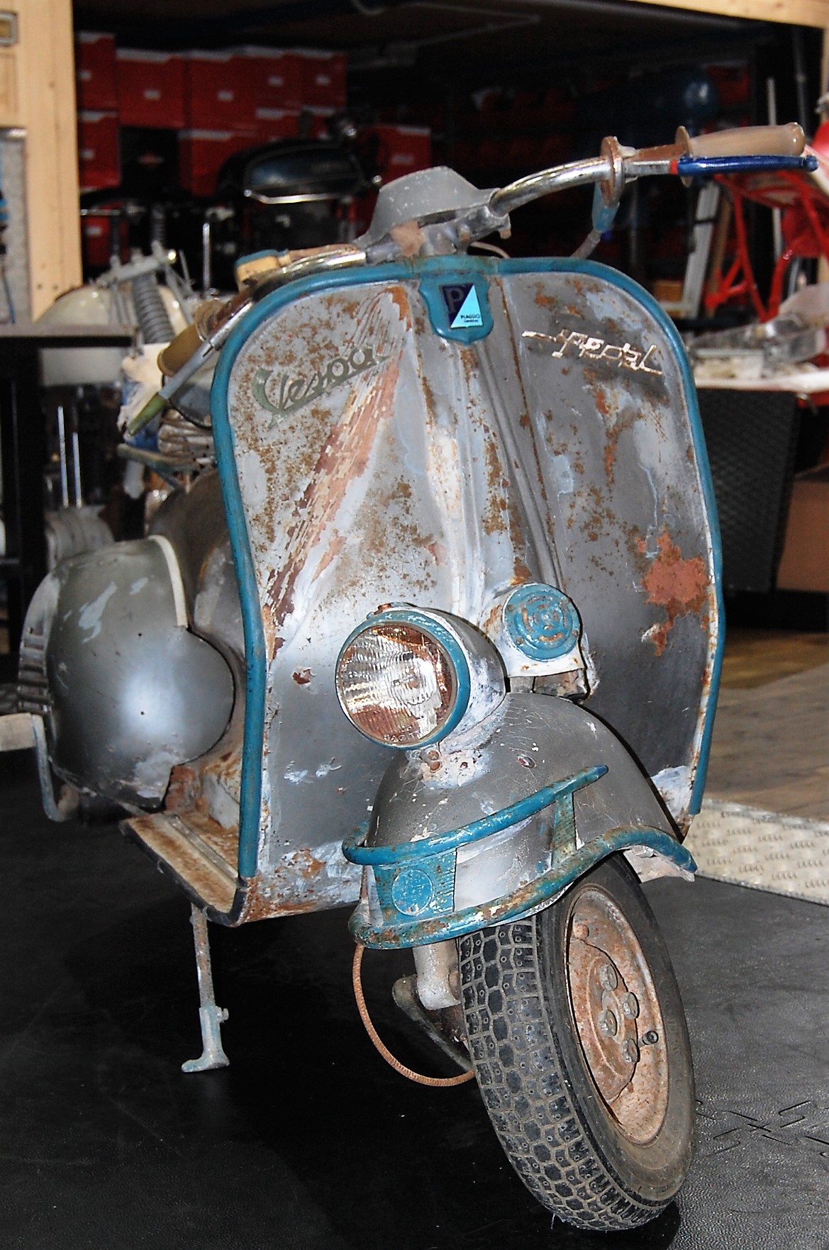 VESPA 125 FARO BASSO DEL 1959 (restauro in corso) | Centro Moto Jenner